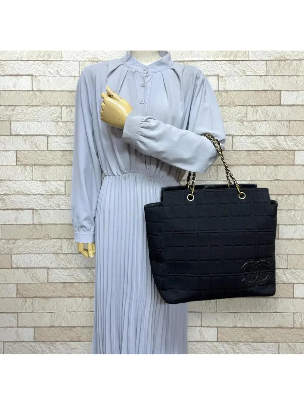 Chanel Vintage Chocolate Bar Tote #286363C16B